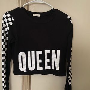 queen checkerboard crop long sleeve